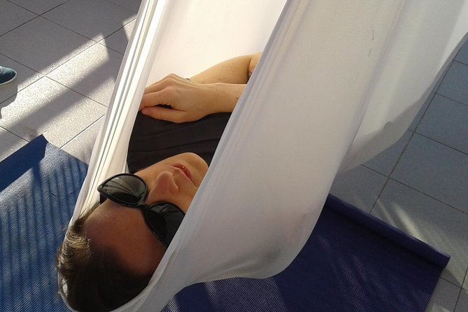 Aerial Yoga Experience in Maspalomas, Spain - Weather and health notes you shouldn’t skip