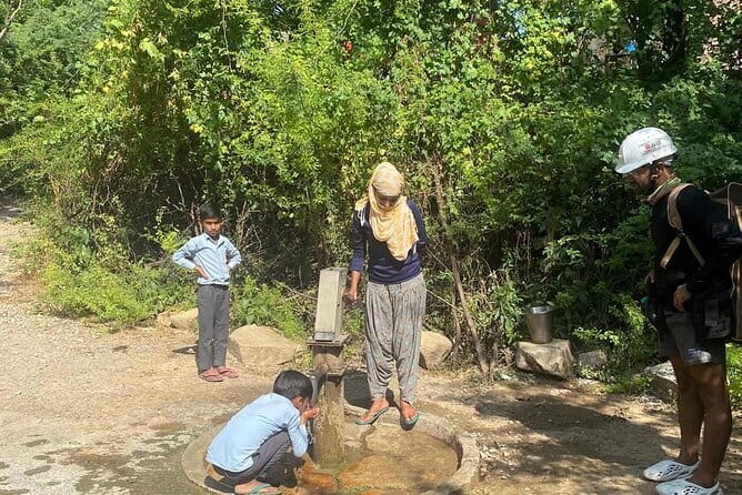 Aravali Exotic Hiking, Yoga with Breakfast - Your 6:00am Head Start: Aravalli Views Without the City Crush