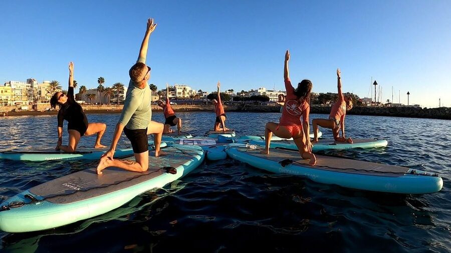 Arguineguín: Stand-up Paddleboard Yoga Class with Instructor - Key highlights at a glance