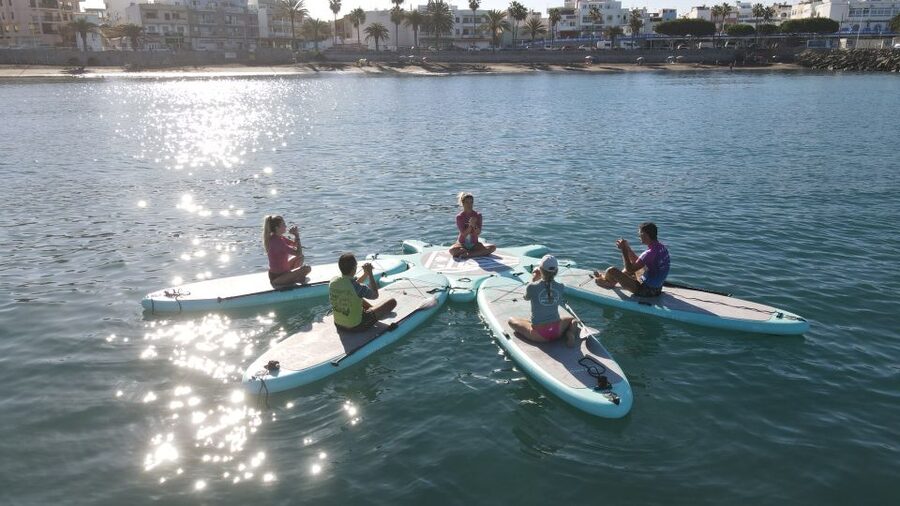 Arguineguín: Stand-up Paddleboard Yoga Class with Instructor - The 10-minute SUP intro that sets you up for balance