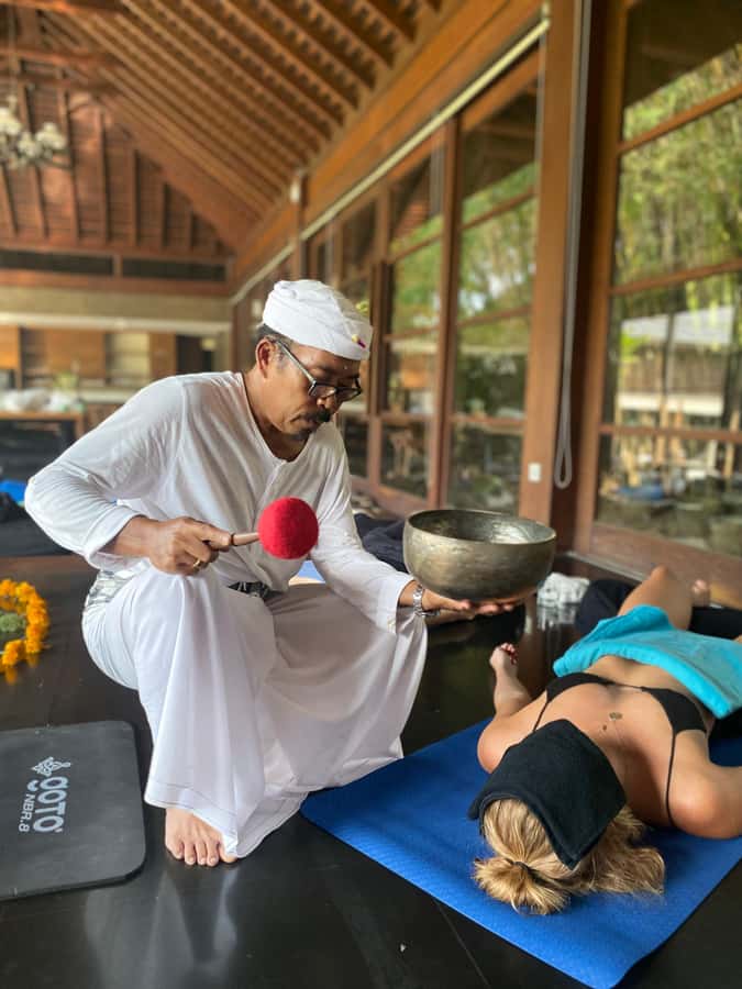 Bali: Chakras sound sanctuary | Sound healing ADDA YOGA - Finding the rooftop studio: the meeting point that can trip you up