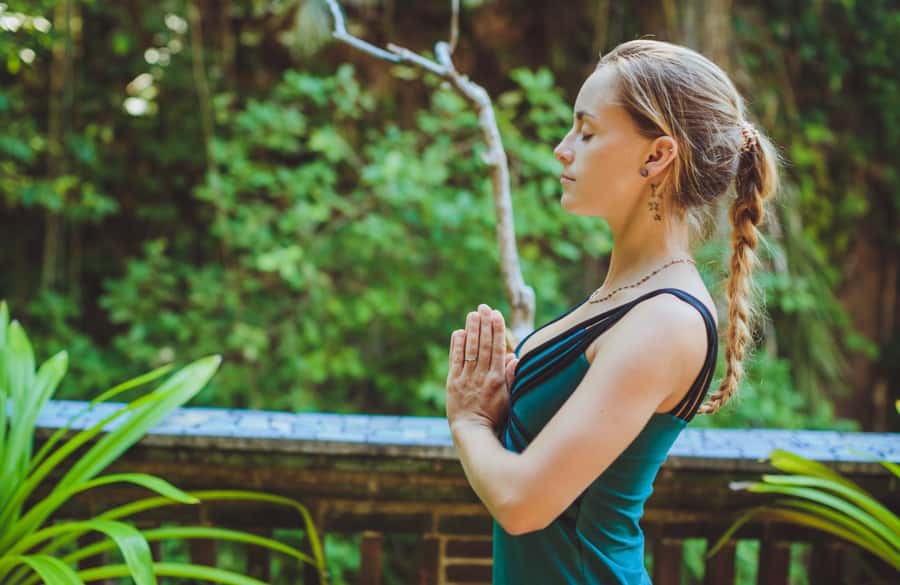 Bali: Healing and Aura Cleansing Tour with Yoga & Meditation - Mangening Temple meditation: the calm reset before the water ritual