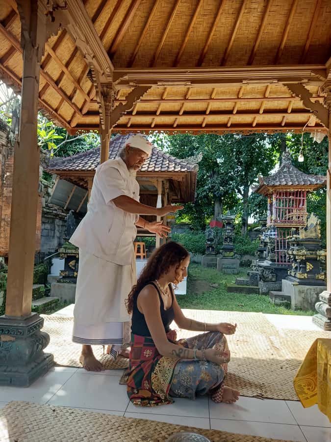 Bali: Open Chakra Healing and Mantra Soul Retreat Cleansing - Pura Mengening: Temple Purification With Mantra and Offerings
