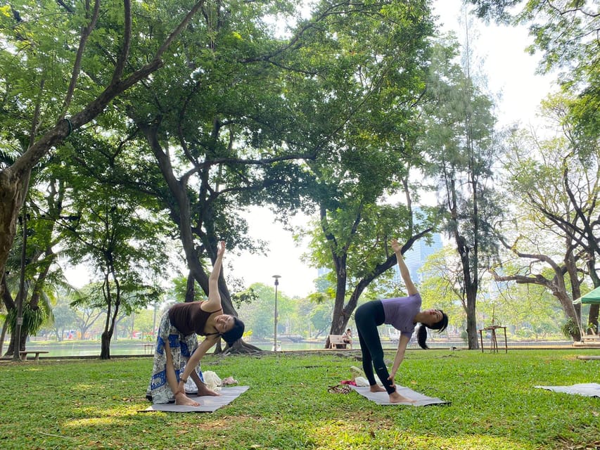 Bangkok: Lumpini Park Yoga Experience - A 75-minute outdoor session: what you do once you arrive