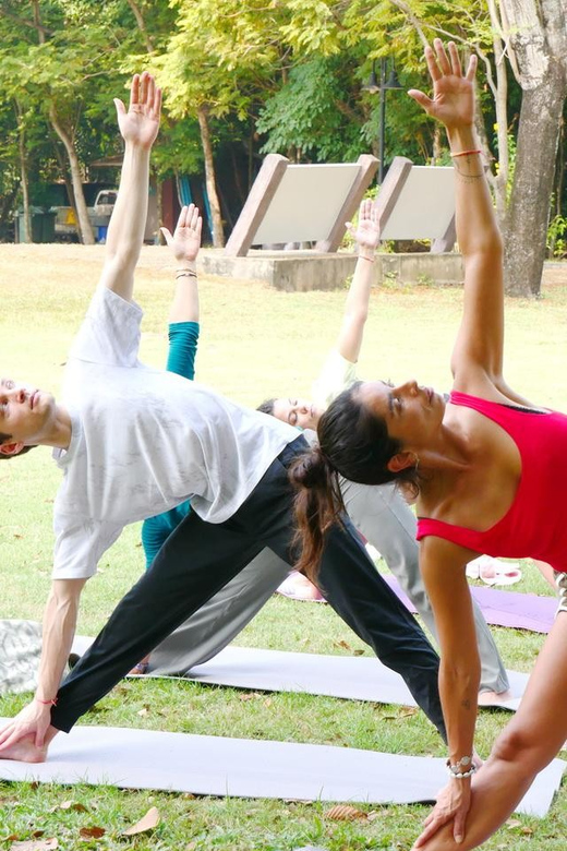 Bangkok: Lumpini Park Yoga Experience - Breathwork and meditation-friendly pacing in a real park