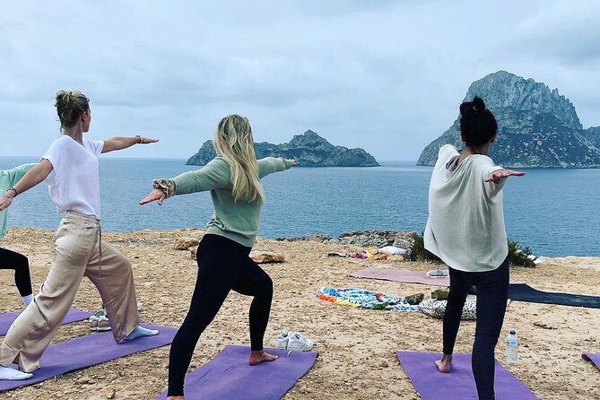 Es Vedra Ibiza Yoga & Meditation Adventure - The Lounge Moment: Smoothie or Sunset Fizz with the View