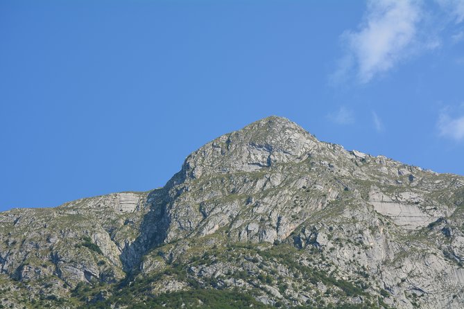 Everyday Yoga Class, Soča (Bovec) - Small group benefits: Why max 10 matters outdoors