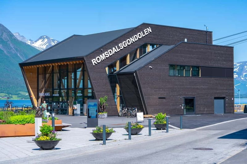 From Åndalsnes: Yoga on Nesaksla Mountain and Gondola Ticket - Value check: why the included gondola + yoga often makes sense