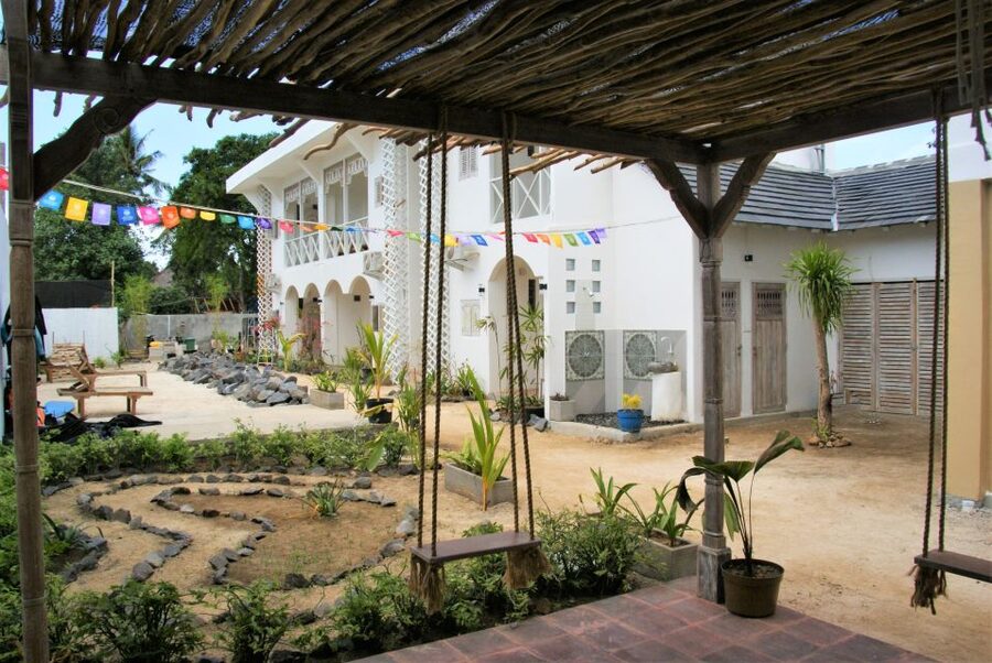 From Bali: 4-Day Surf and Yoga Retreat in Nusa Lembongan - Manta-ray snorkeling: the boat trip that anchors the retreat