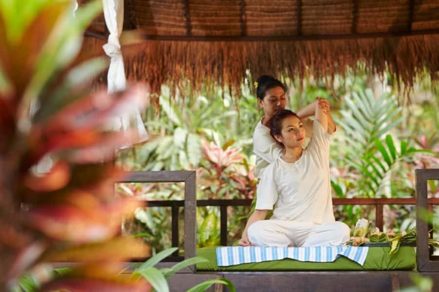 Krabi: Private Hot Spring Spa & Thai Massage Retreat - Neck and Shoulder Massage in the Warm Springs