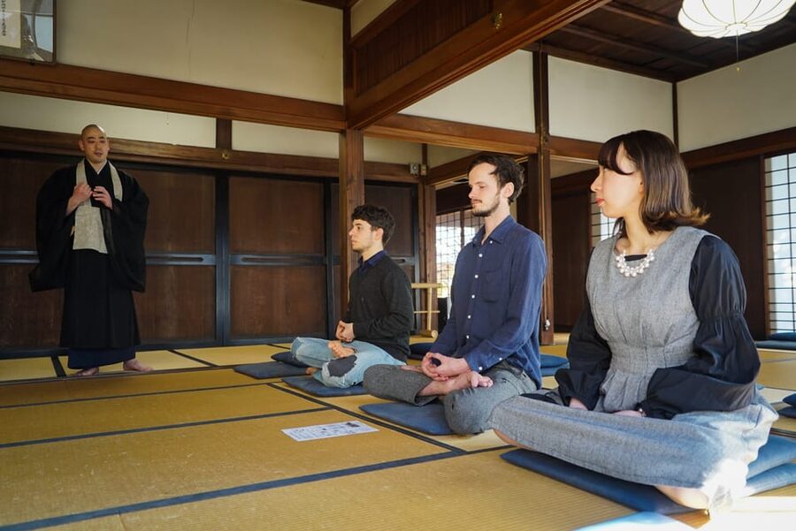 Kyoto: Zen Meditation and Garden Tour at a Temple with Lunch - Zen quiet in Kyoto: what you’re signing up for at Tofuku-ji