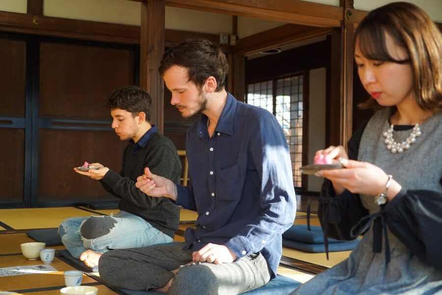 Kyoto: Zen Meditation and Garden Tour at a Temple with Lunch - Zazen at the temple: posture, breathing, and the rules of quiet