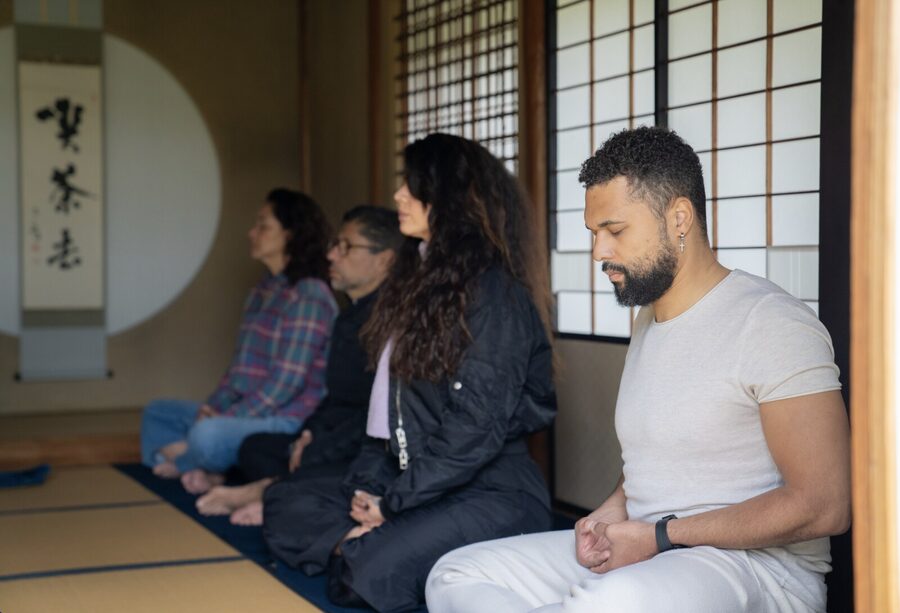 Kyoto: Zen Meditation at a Private Temple with a Monk - Inside the Temple: What the Monk and Guide Teach You Before You Sit