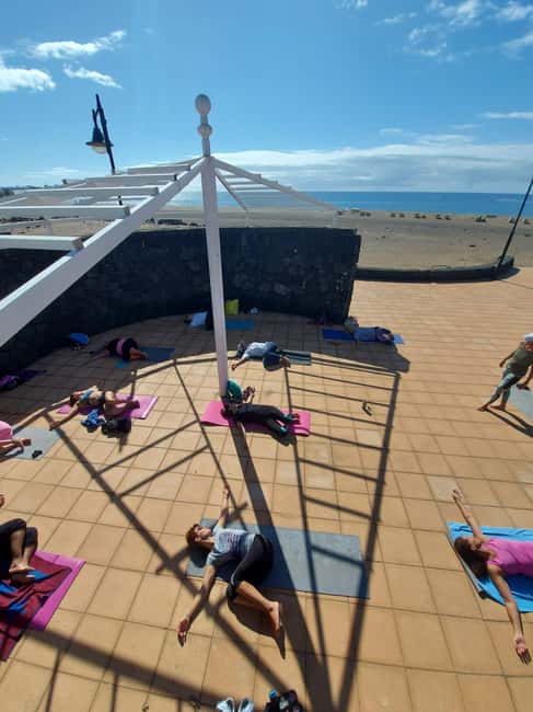 Lanzarote Outdoor Yoga Class with Ocean Views - Staying Comfortable in Sun and Wind