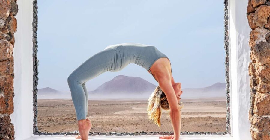Lanzarote: Volcanic Yoga Session with Ocean Views - Sandra’s teaching style: alignment cues you can feel
