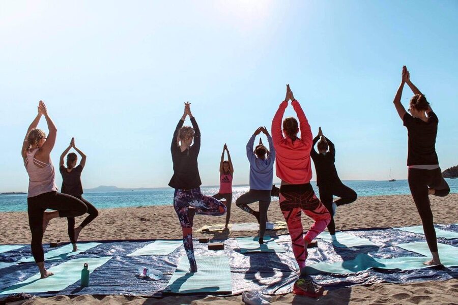 Mallorca: Yoga and Brunch on Palmanova Beach - Logistics that matter once you’re there