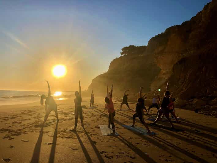 Sunset Yoga at Lagos's beautiful beach by el Sol Lifestyle - Finding the spot: meeting at Campi Mar in Porto de Mós